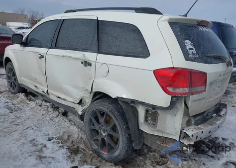 2015 Dodge Journey Sxt z USA, uszkodzony, nr VIN 3C4PDCBGXFT530289